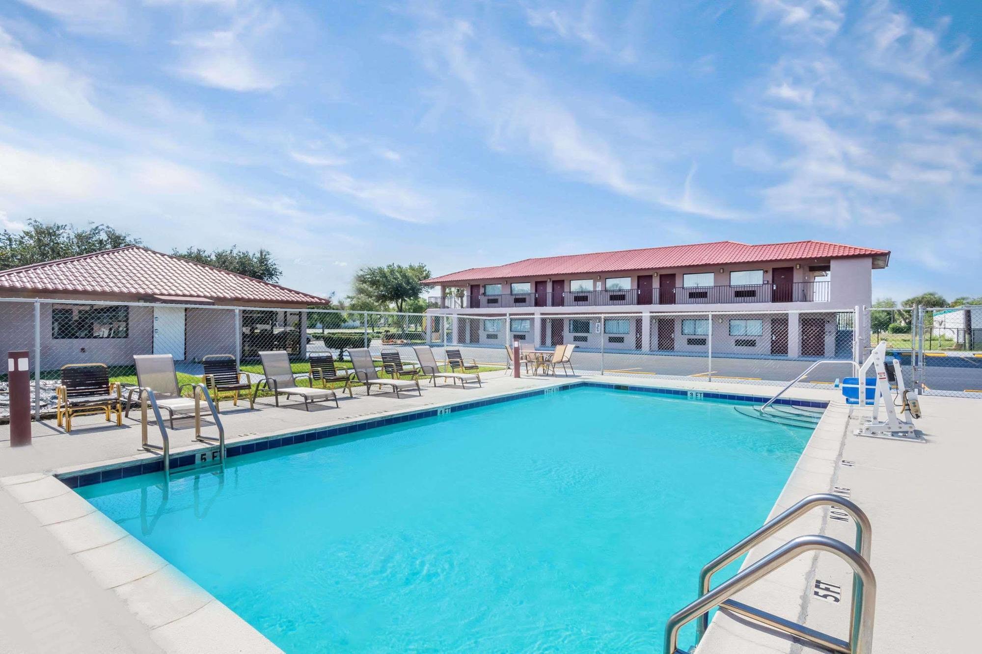 Redfinn Inn Fort Pierce Exteriér fotografie